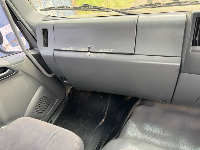 2009 Isuzu F Series GXD WHITE