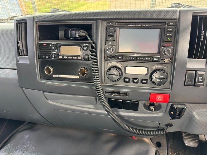 2009 Isuzu F Series GXD WHITE