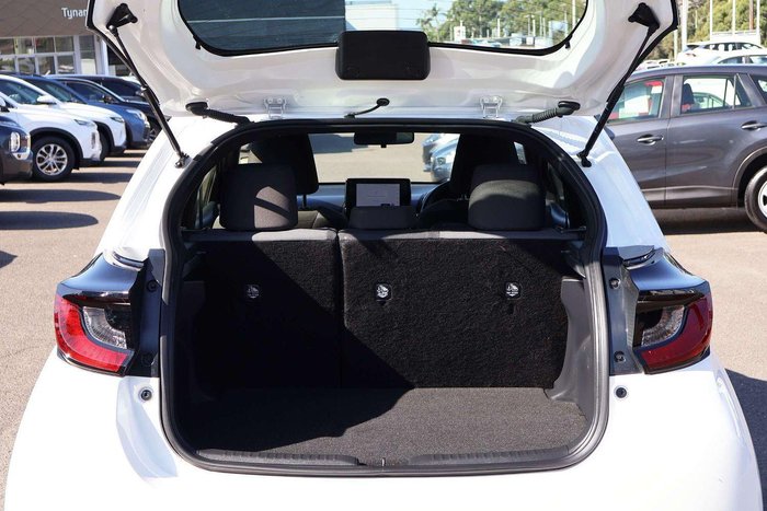 2024 Toyota Yaris Ascent Sport