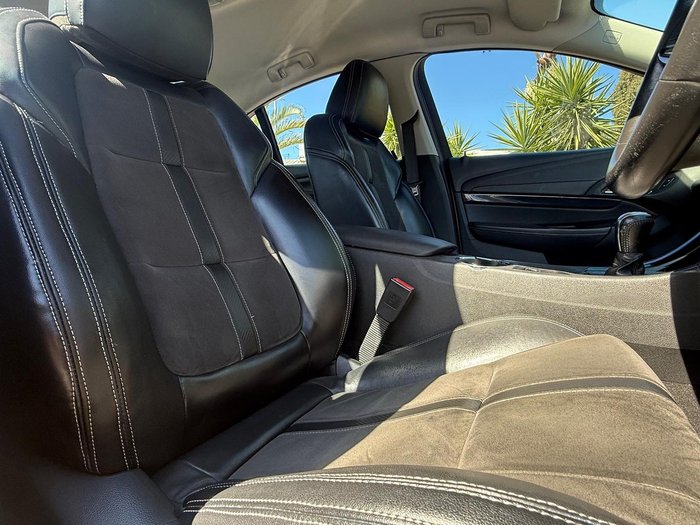 2015 Holden Commodore SV6 VF MY15 Heron White