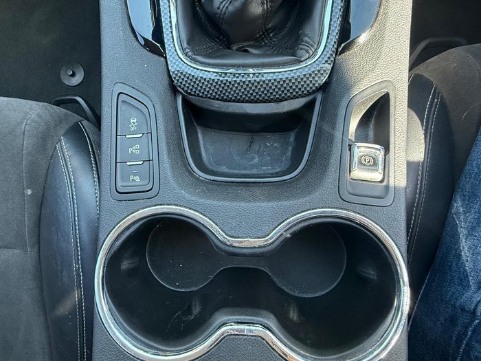 2015 Holden Commodore SV6 VF MY15 Heron White