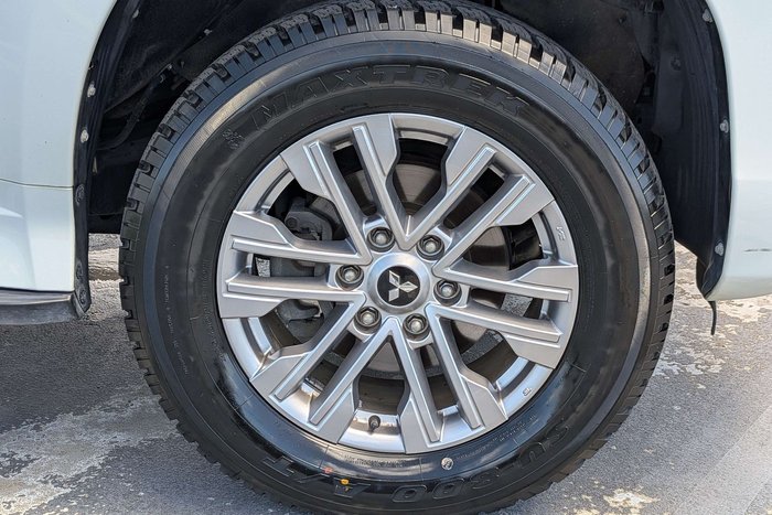 2020 Mitsubishi Pajero Sport GLX