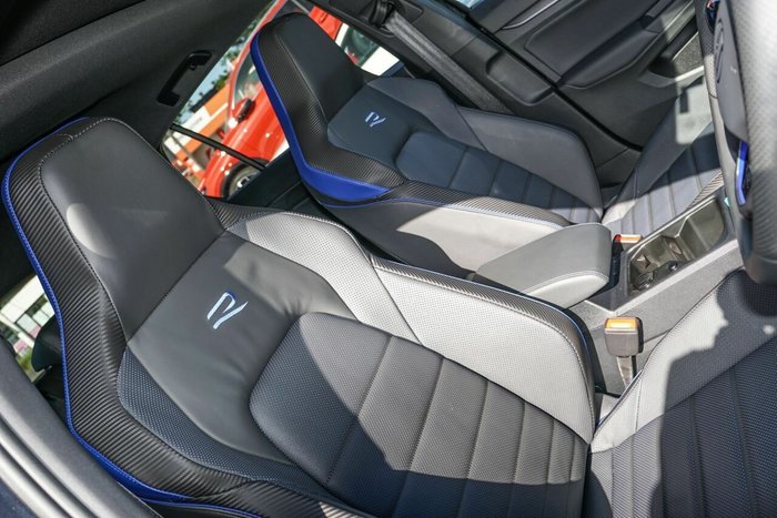 2024 Volkswagen Golf R Black Edition