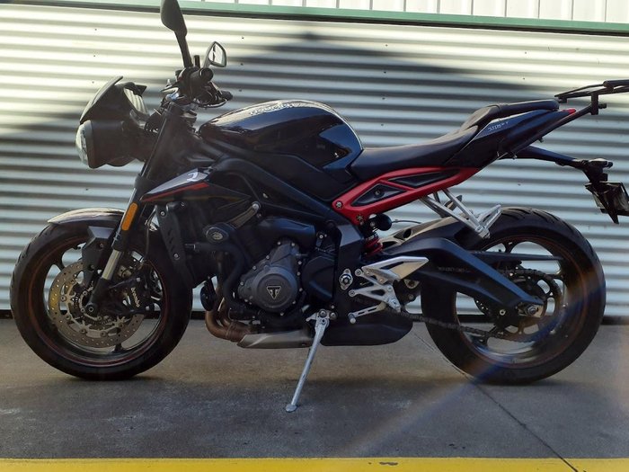 2019 Triumph Street Triple R 765 Street Triple Black