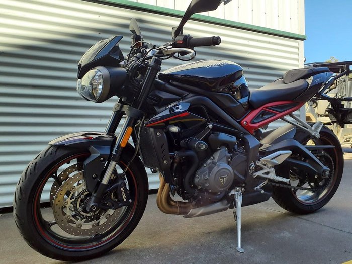 2019 Triumph Street Triple R 765 Street Triple Black