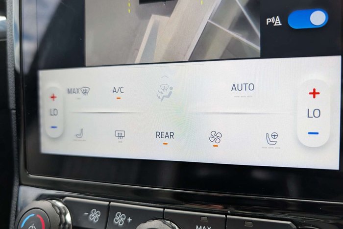 2023 Ford Everest Platinum