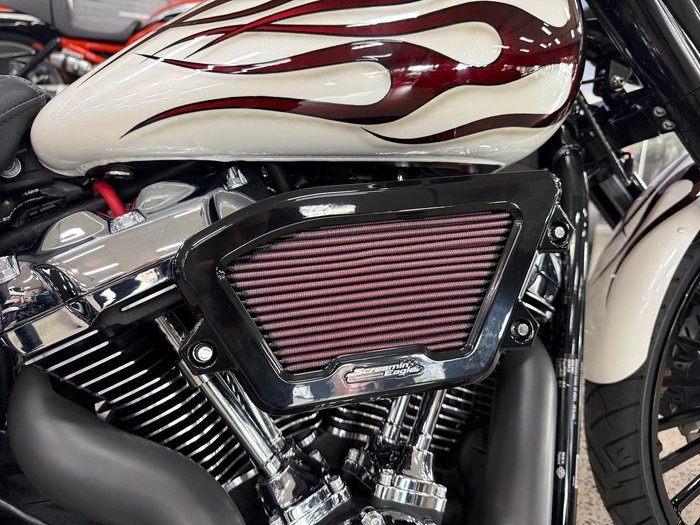 2025 Harley-Davidson Breakout 117 (FXBR) Softail White