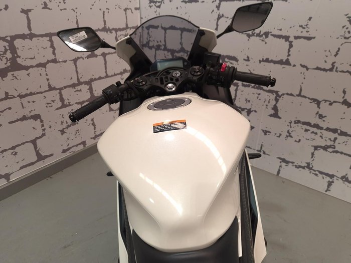 2024 Yamaha YZF-R3 R3 White