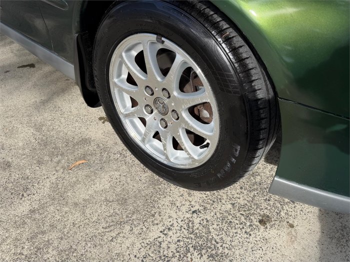2002 HOLDEN CALAIS VXII GREEN