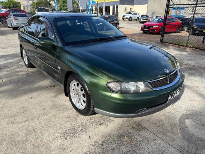 2002 HOLDEN CALAIS VXII GREEN