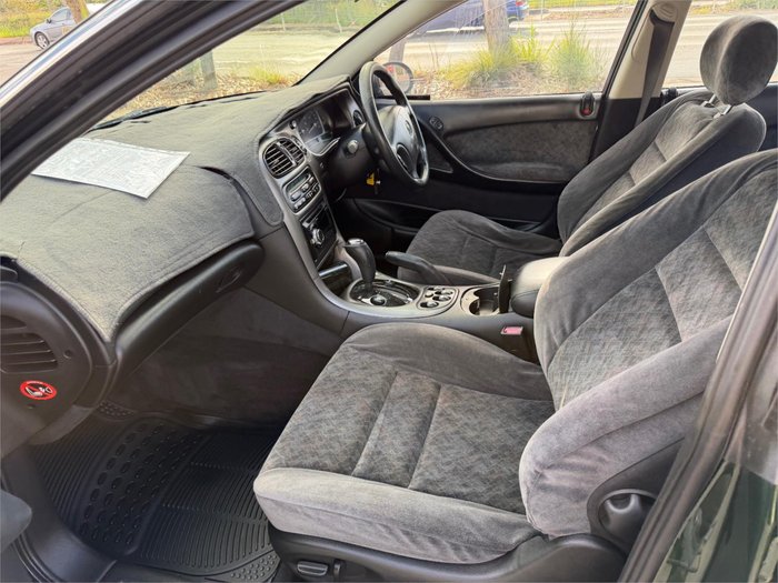 2002 HOLDEN CALAIS VXII GREEN