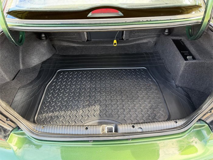 2002 HOLDEN CALAIS VXII GREEN