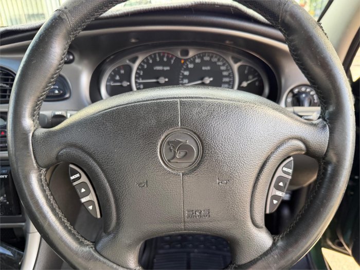 2002 HOLDEN CALAIS VXII GREEN