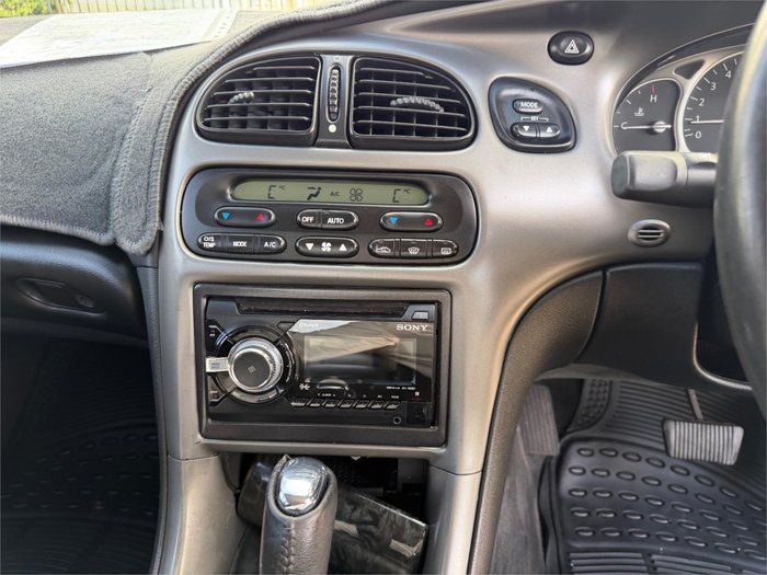 2002 HOLDEN CALAIS VXII GREEN