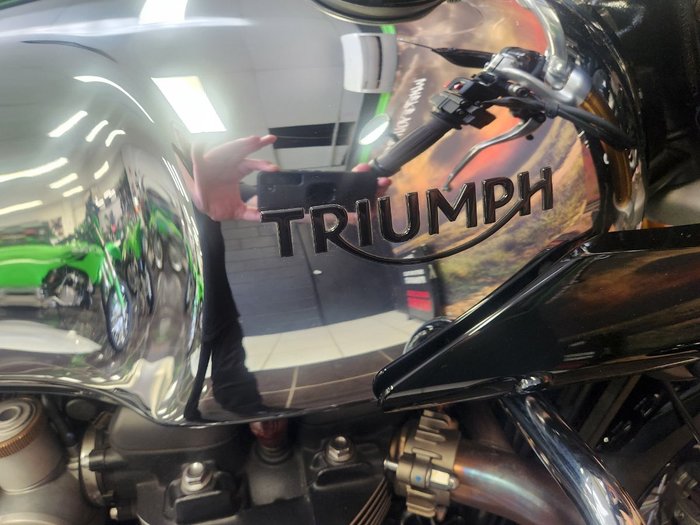 2022 Triumph THRUXTON RS SILVER