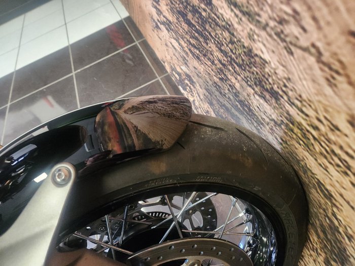 2022 Triumph THRUXTON RS SILVER