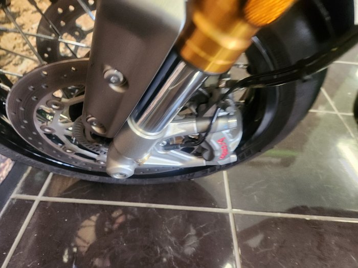 2022 Triumph THRUXTON RS SILVER