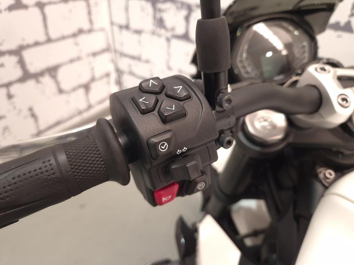 2023 Triumph Street Triple R 765 Street Triple White