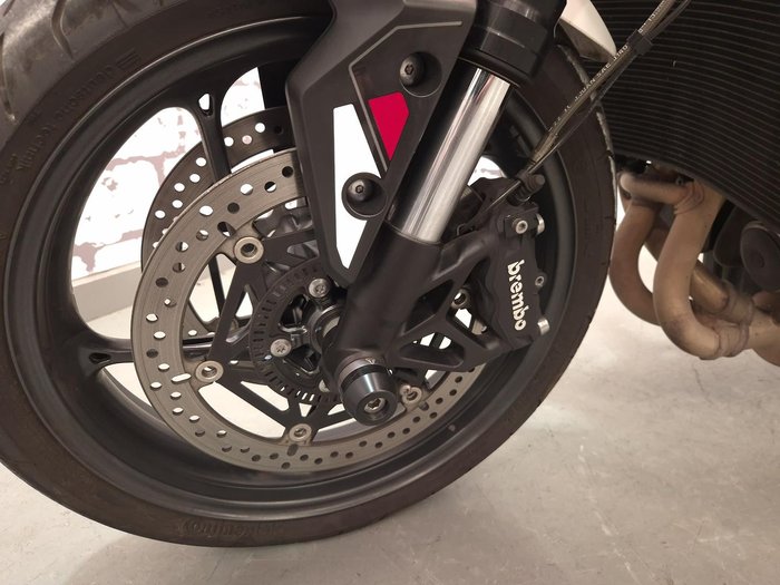 2023 Triumph Street Triple R 765 Street Triple White