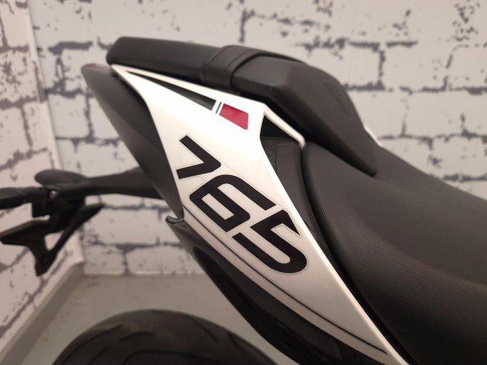 2023 Triumph Street Triple R 765 Street Triple White