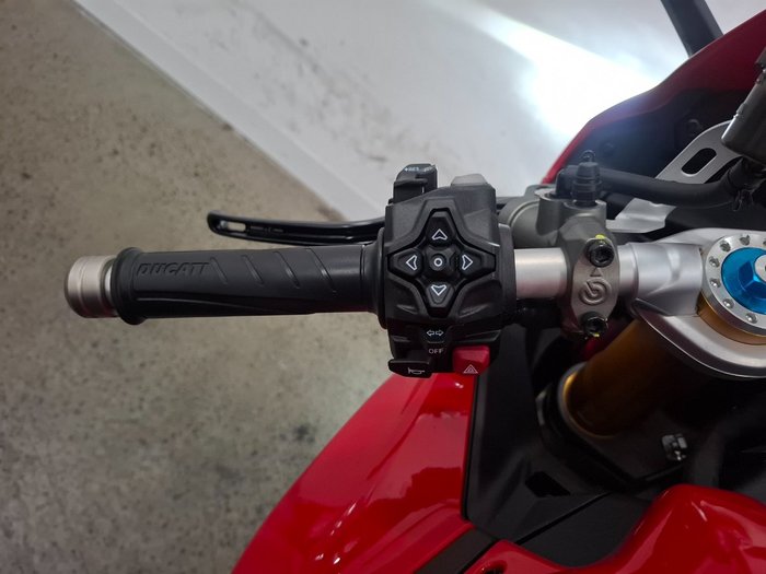 2025 DUCATI PANIGALE V2 S Red