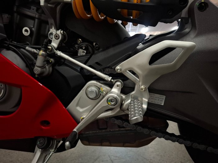 2025 DUCATI PANIGALE V2 S Red