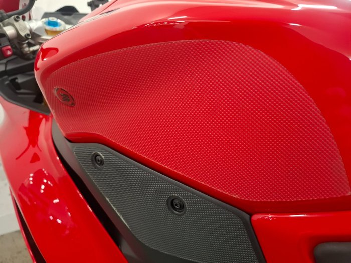 2025 DUCATI PANIGALE V2 S Red