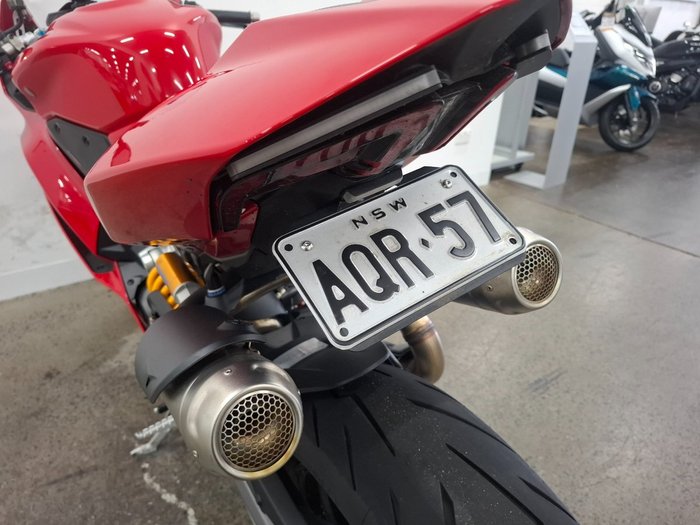 2025 DUCATI PANIGALE V2 S Red