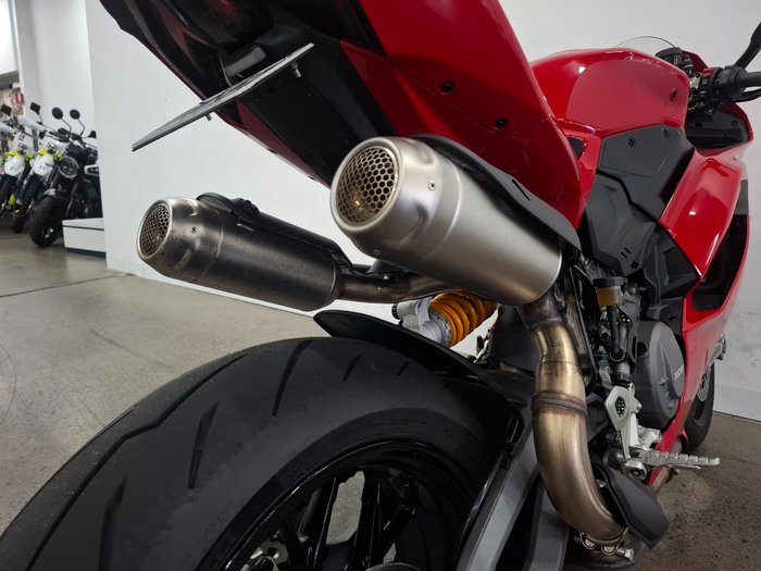 2025 DUCATI PANIGALE V2 S Red