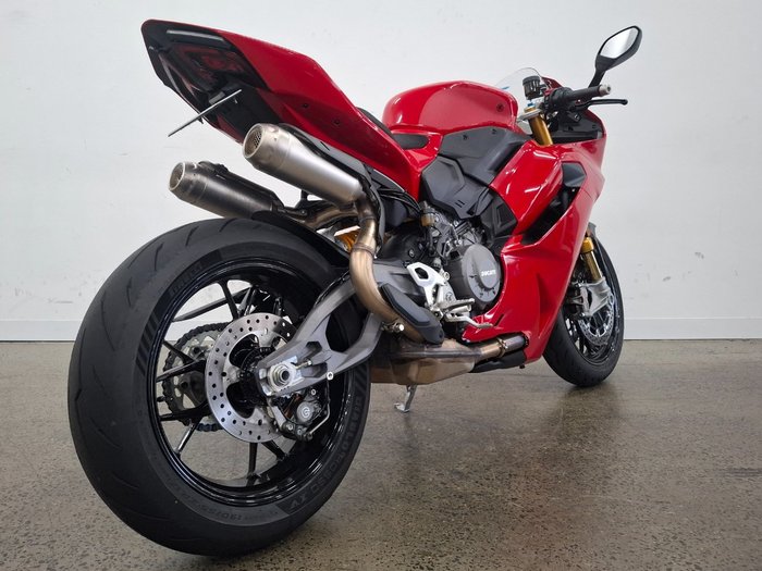 2025 DUCATI PANIGALE V2 S Red