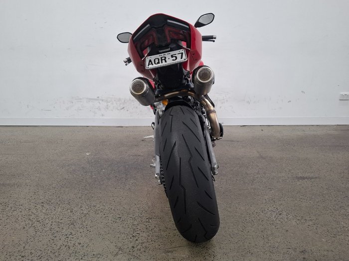 2025 DUCATI PANIGALE V2 S Red