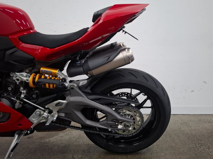 2025 DUCATI PANIGALE V2 S Red