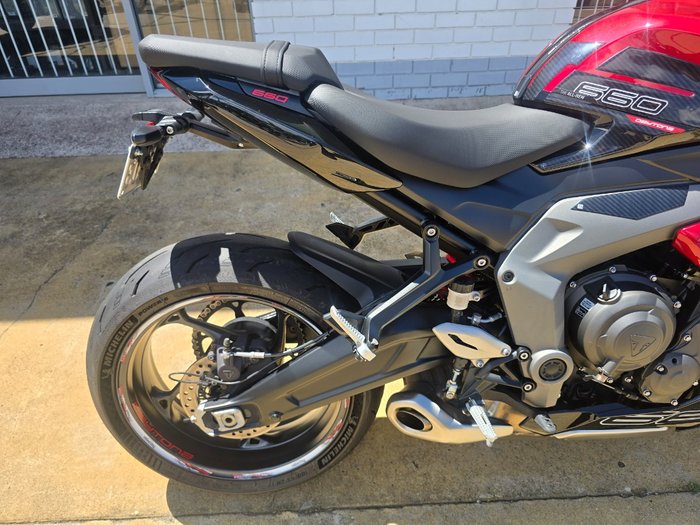 2024 Triumph DAYTONA 660 White