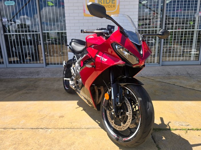 2024 Triumph DAYTONA 660 White