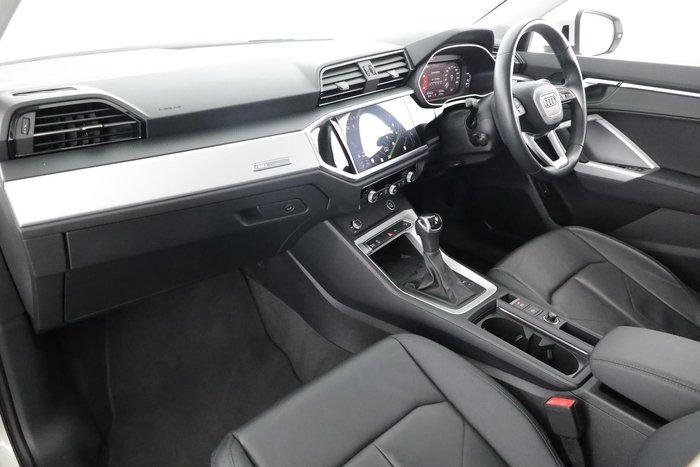 2023 Audi Q3 35 TFSI S line