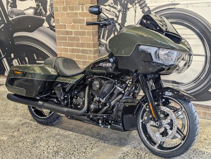 Harley-Davidson Road Glide 117 (FLTRX) Touring