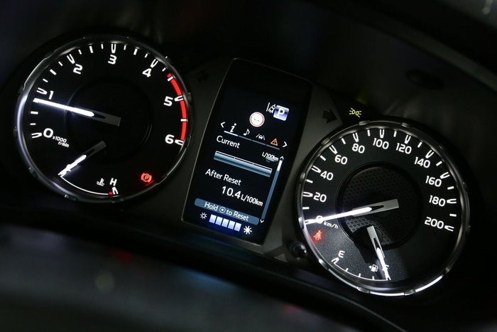 2025 Toyota Hilux SR