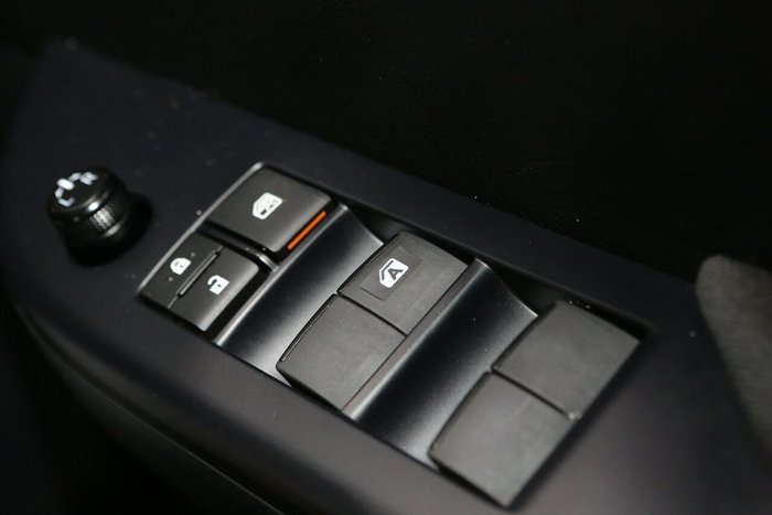 2025 Toyota Hilux SR