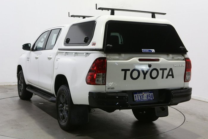2025 Toyota Hilux SR