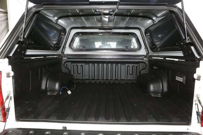 2025 Toyota Hilux SR