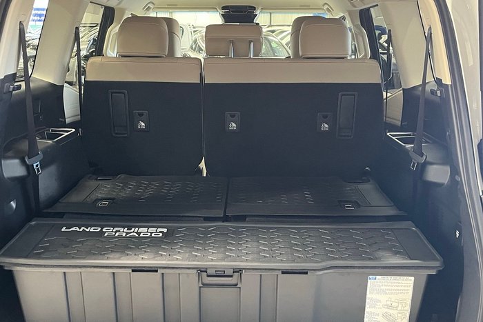 2025 Toyota Landcruiser Prado VX