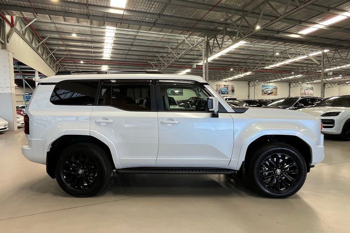 2025 Toyota Landcruiser Prado VX