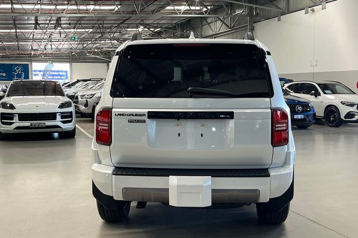 2025 Toyota Landcruiser Prado VX