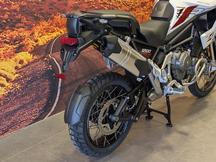 2025 Triumph Tiger 1200 Desert Edition Tiger White