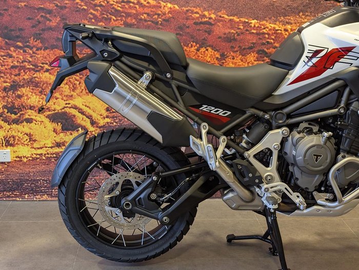 2025 Triumph Tiger 1200 Desert Edition Tiger White