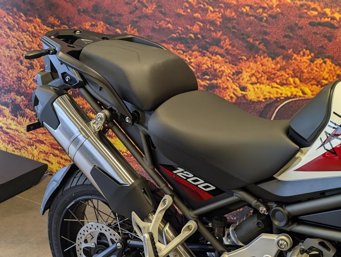 2025 Triumph Tiger 1200 Desert Edition Tiger White