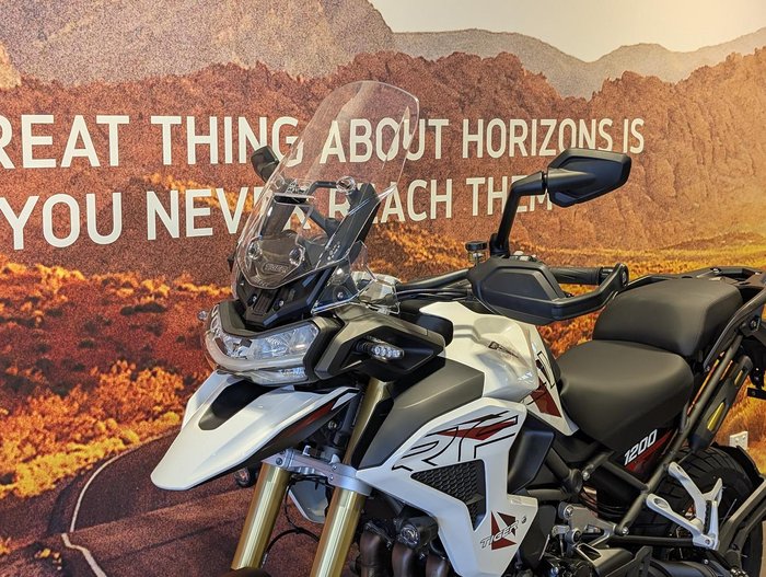 2025 Triumph Tiger 1200 Desert Edition Tiger White