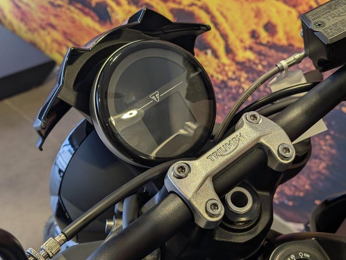 2025 Triumph Trident 800 Trident Black