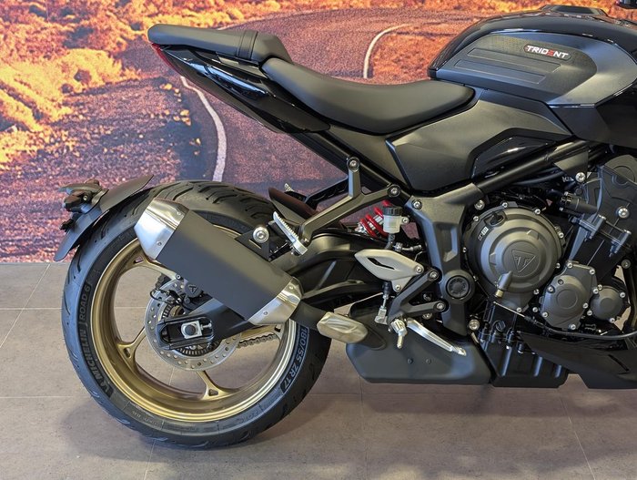2025 Triumph Trident 800 Trident Black