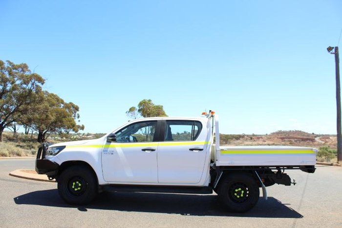 2022 Toyota Hilux SR
